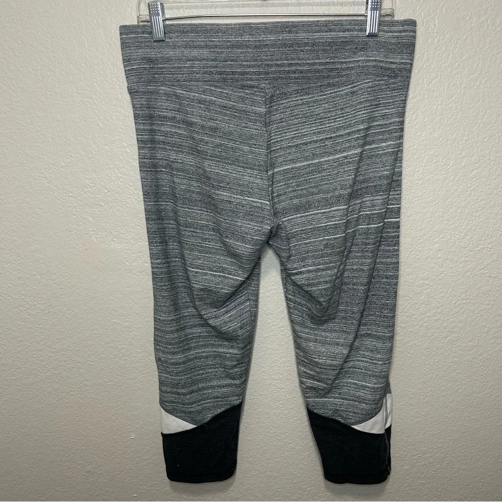 Victoria’s Secret Gray Y2K Cropped Leggings Size Large Vintage 2000s Sporty